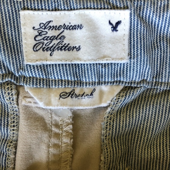 American Eagle Outfitters stretch tan shorts rear pockets  juniors size 2 - Picture 3 of 4